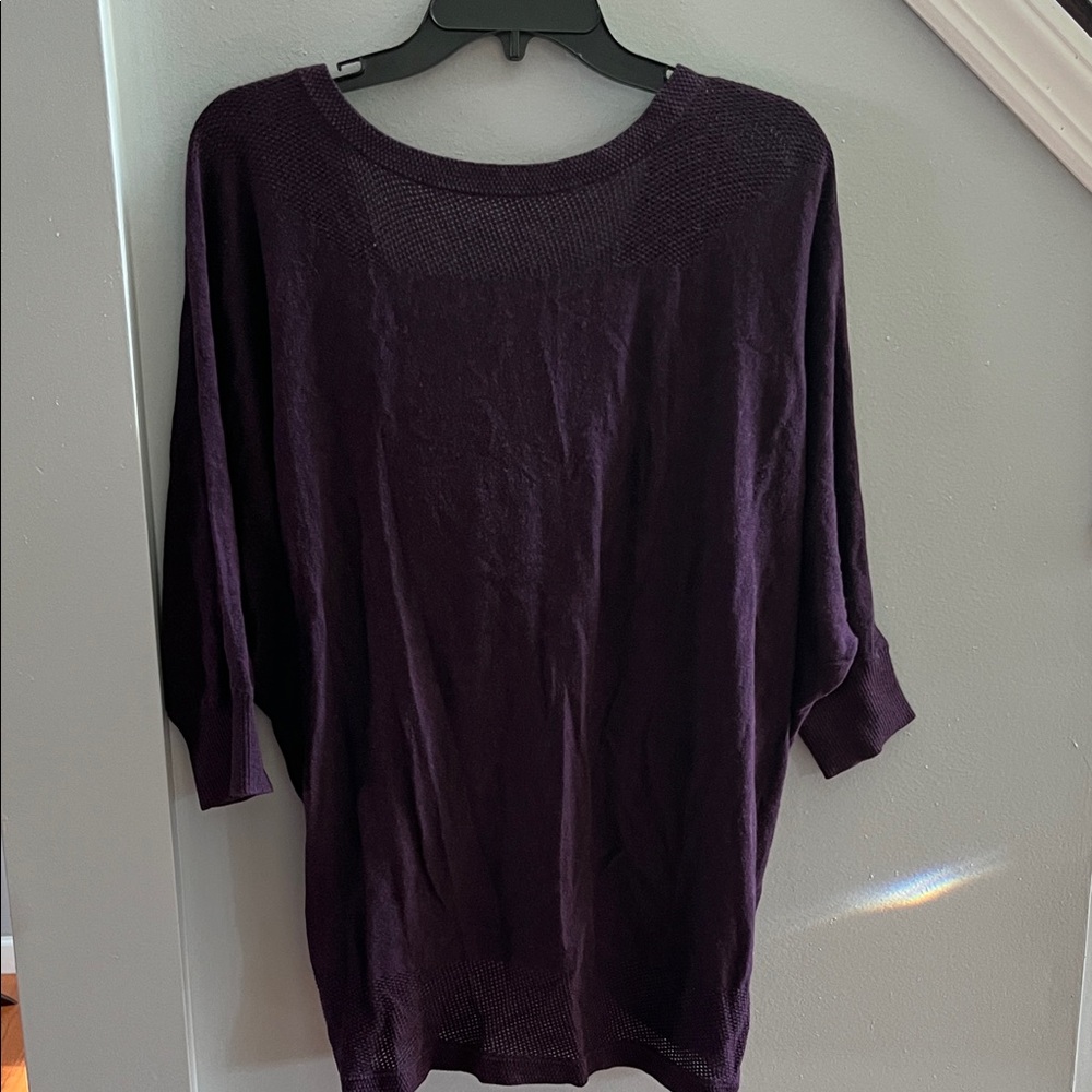 4 / $15  Victoria's Secret Deep Purple Knit Top